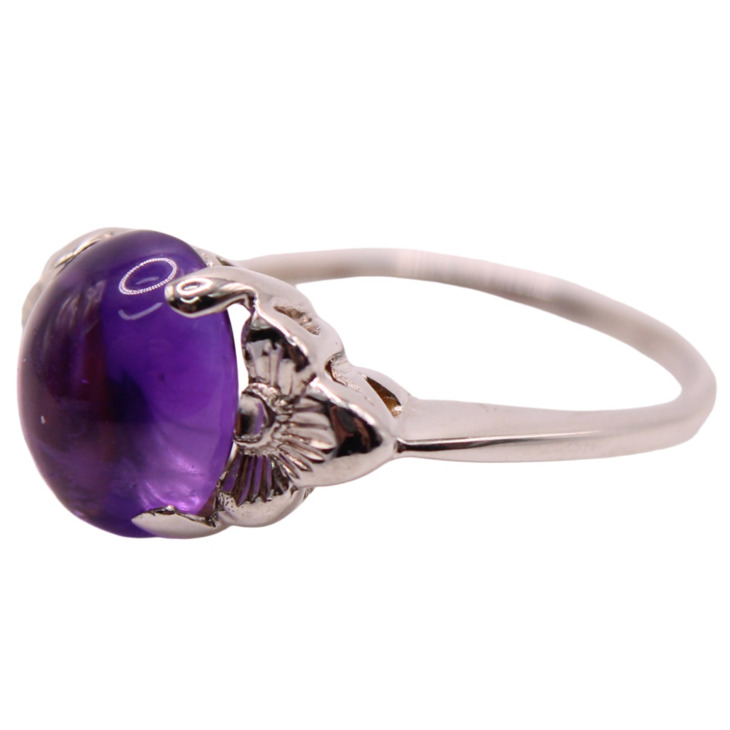 10kt White Gold Amethyst Cabochon Floral Cocktail Ring - 8