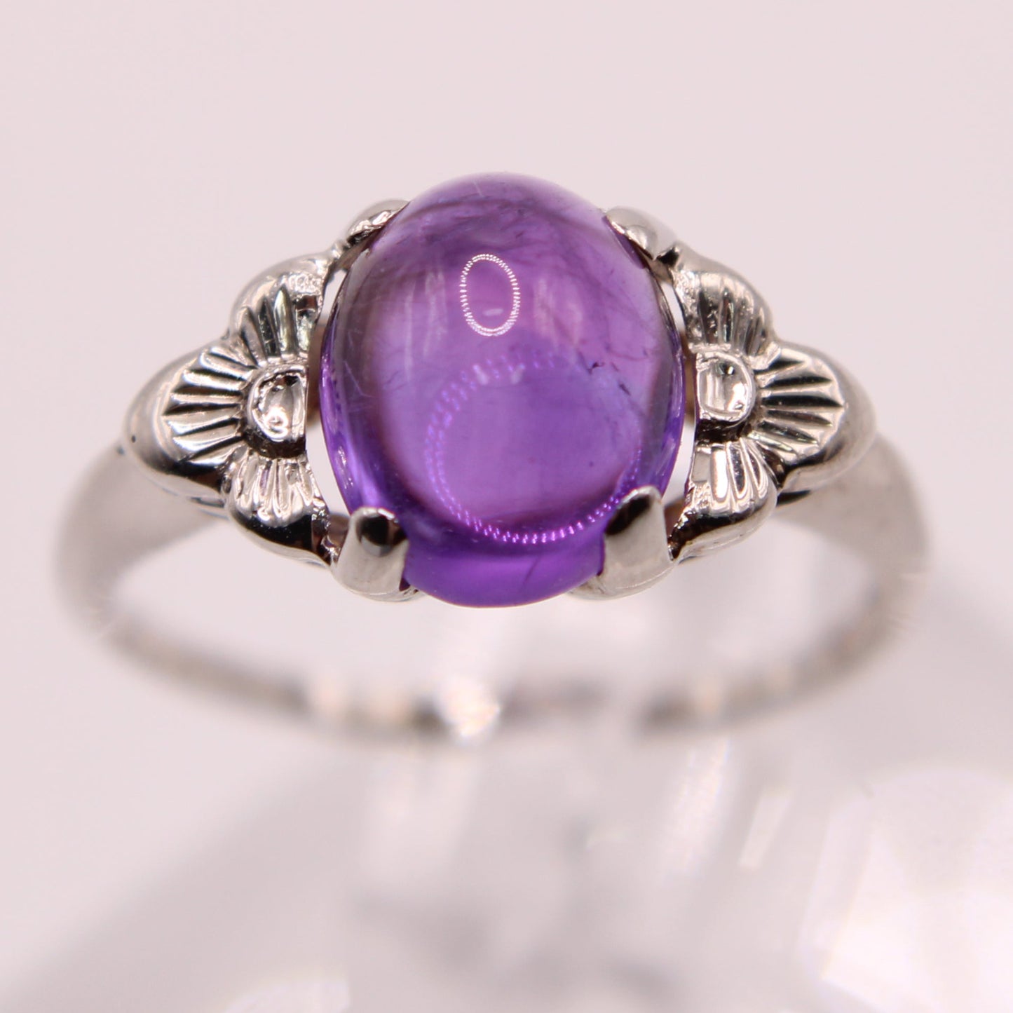 10kt White Gold Amethyst Cabochon Floral Cocktail Ring - 8