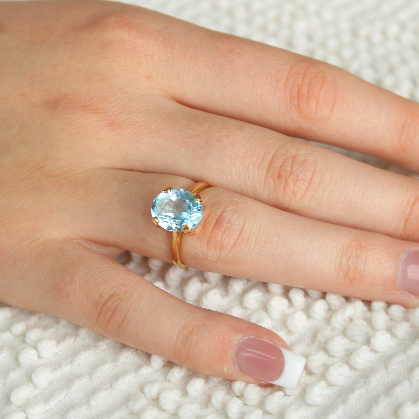 14kt Yellow Gold Oval Swiss Blue Topaz Cocktail Ring