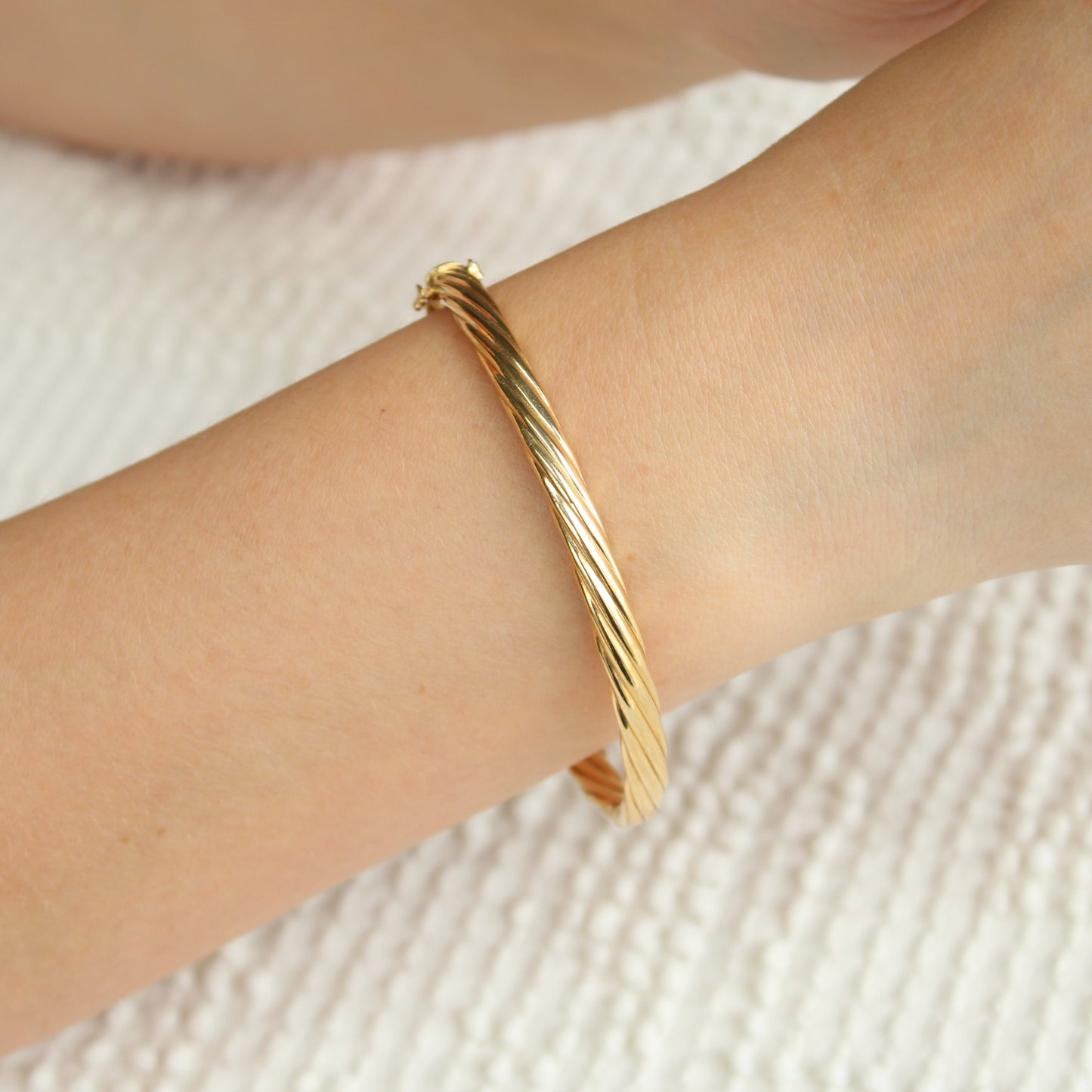 Vintage 14kt Yellow Gold Cable Twist Bangle Bracelet 7.25"