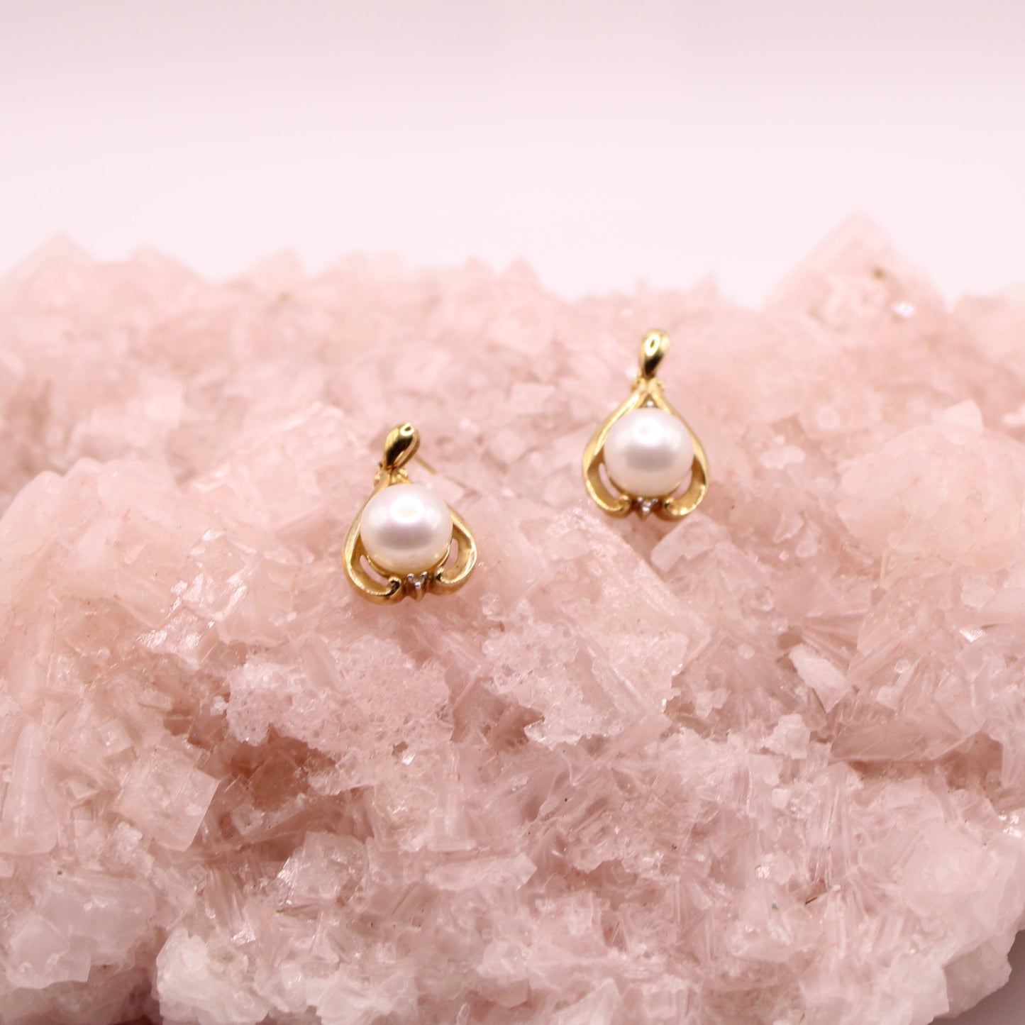 Alwand Vahan 10kt Yellow Gold Pearl Diamond Accent Drop Dangle Post Earrings