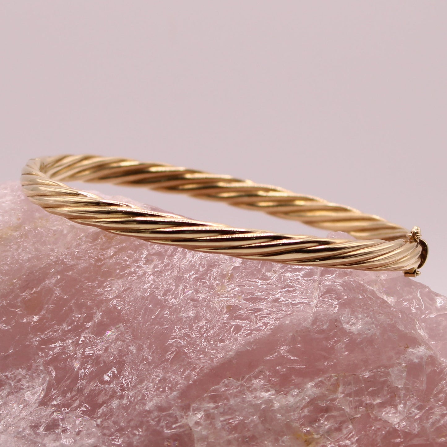 Vintage 14kt Yellow Gold Cable Twist Bangle Bracelet 7.25"