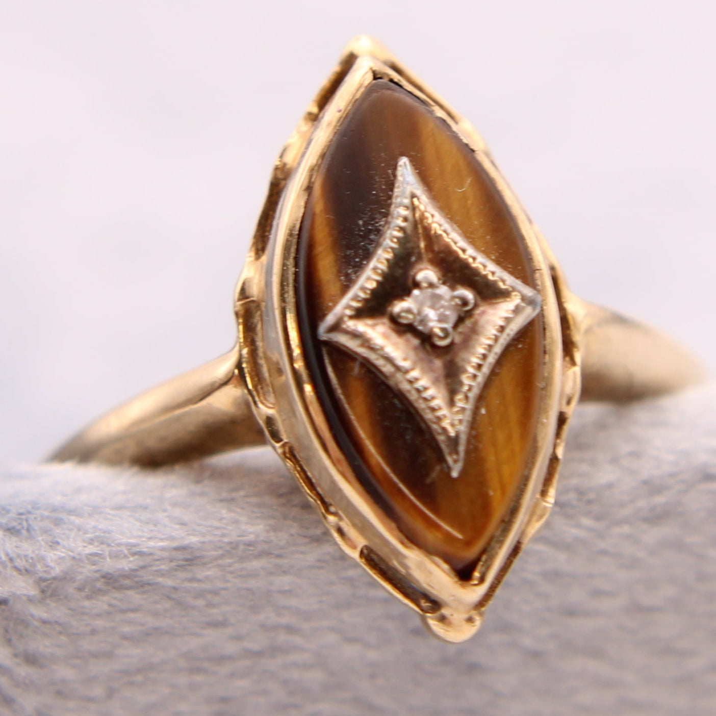 Antique 10kt Yellow Gold Tigers Eye Diamond Art Deco Cocktail Statement Ring