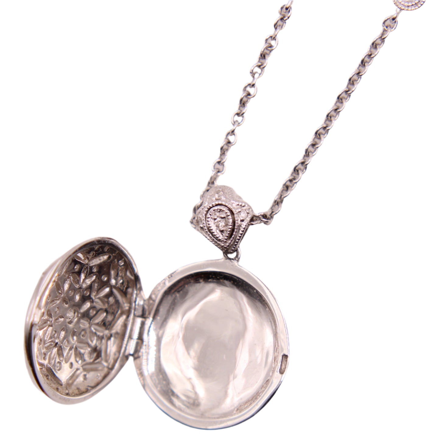 14kt White Gold Diamond Mandala Locket Station Chain Link Necklace 16"