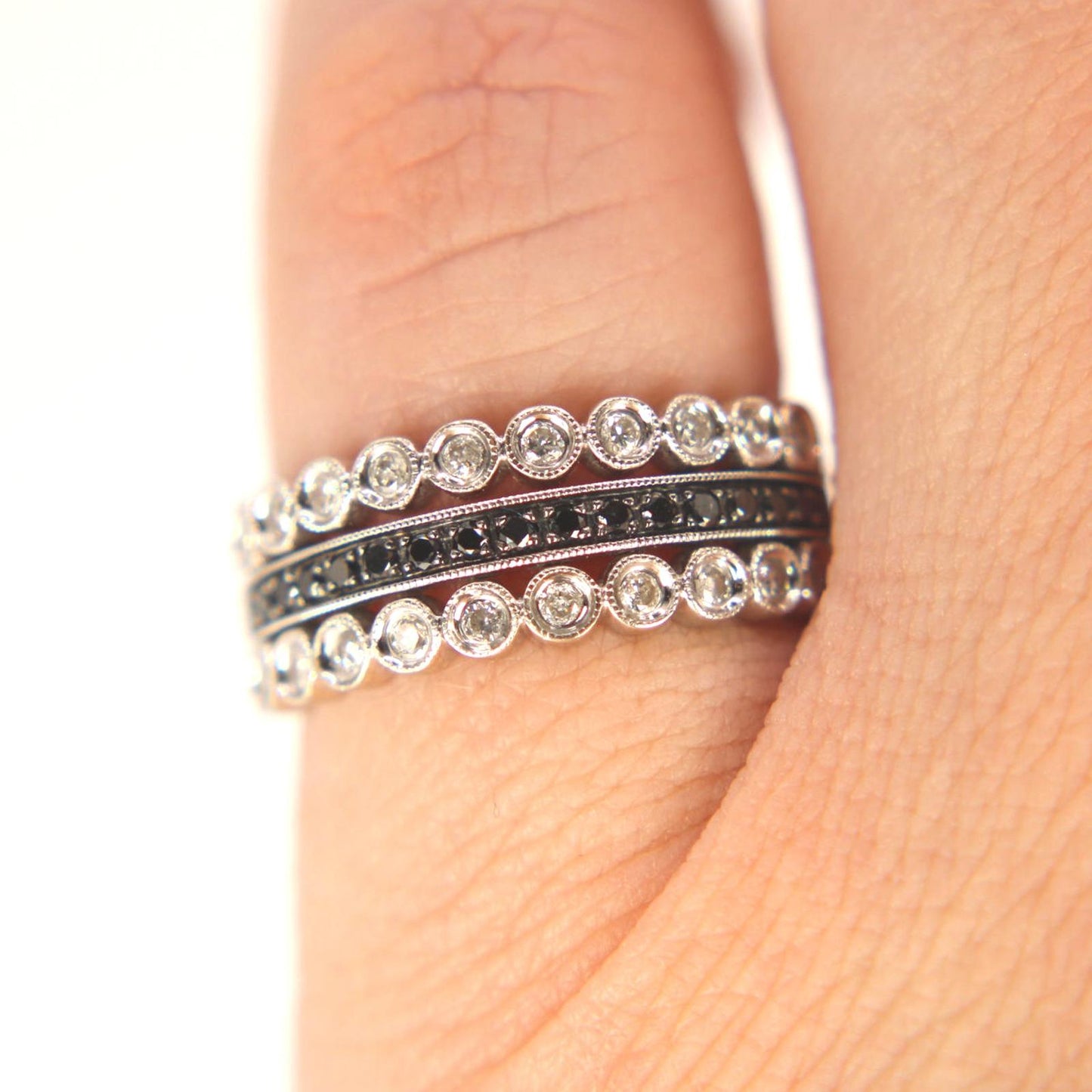 14kt White Gold Diamond & Black Diamond Milgrain Bezel Stacker Ring Size 6