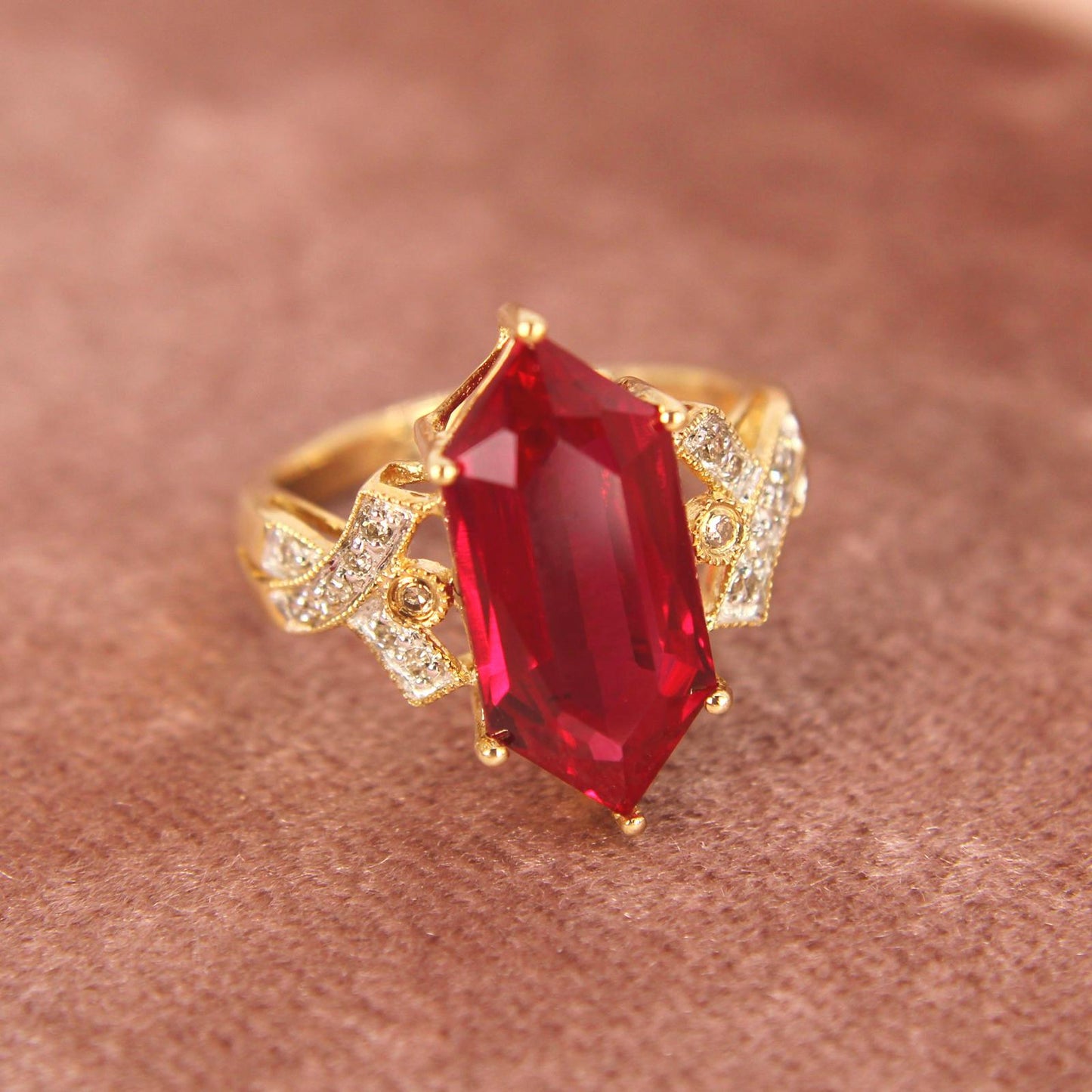 Alwand Vahan 10kt Yellow Gold Synthetic Ruby Diamond Statement Ring Size 7.25