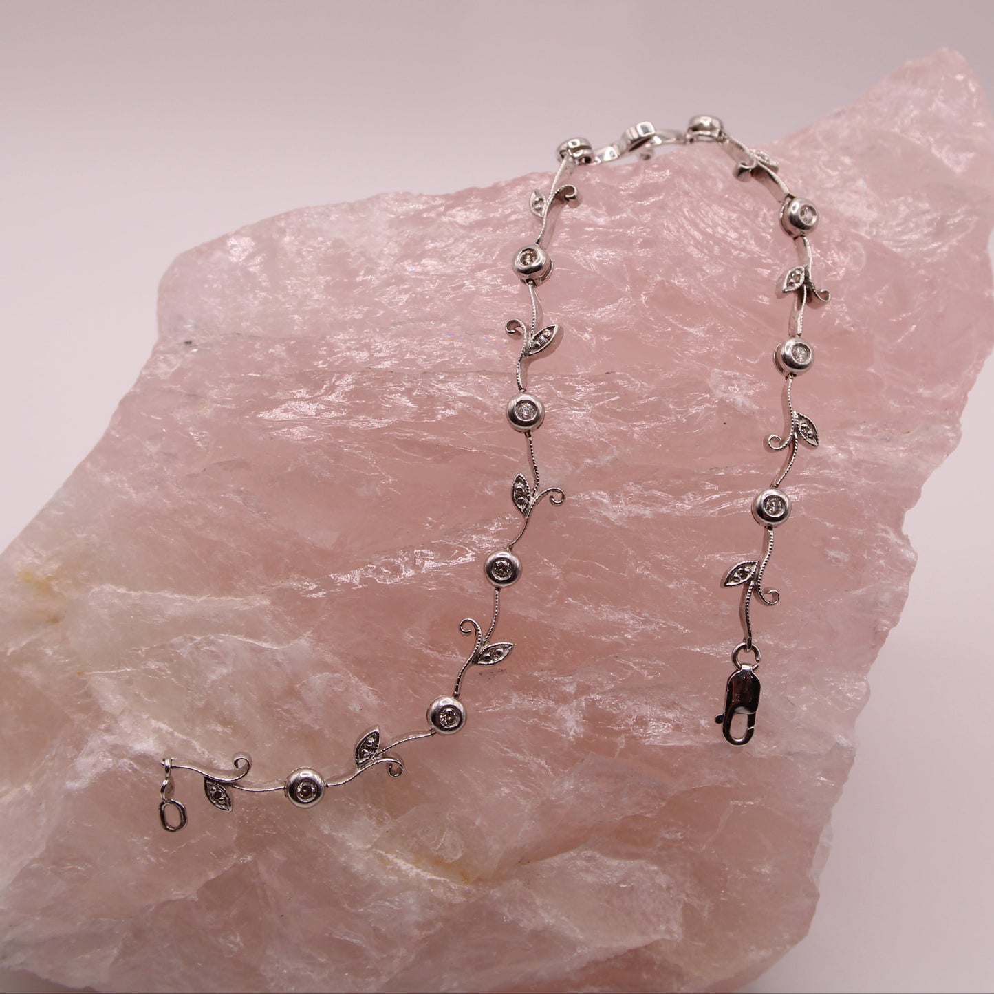 14kt White Gold Bezel Diamond Vine Station Elegant Link Bracelet 7"