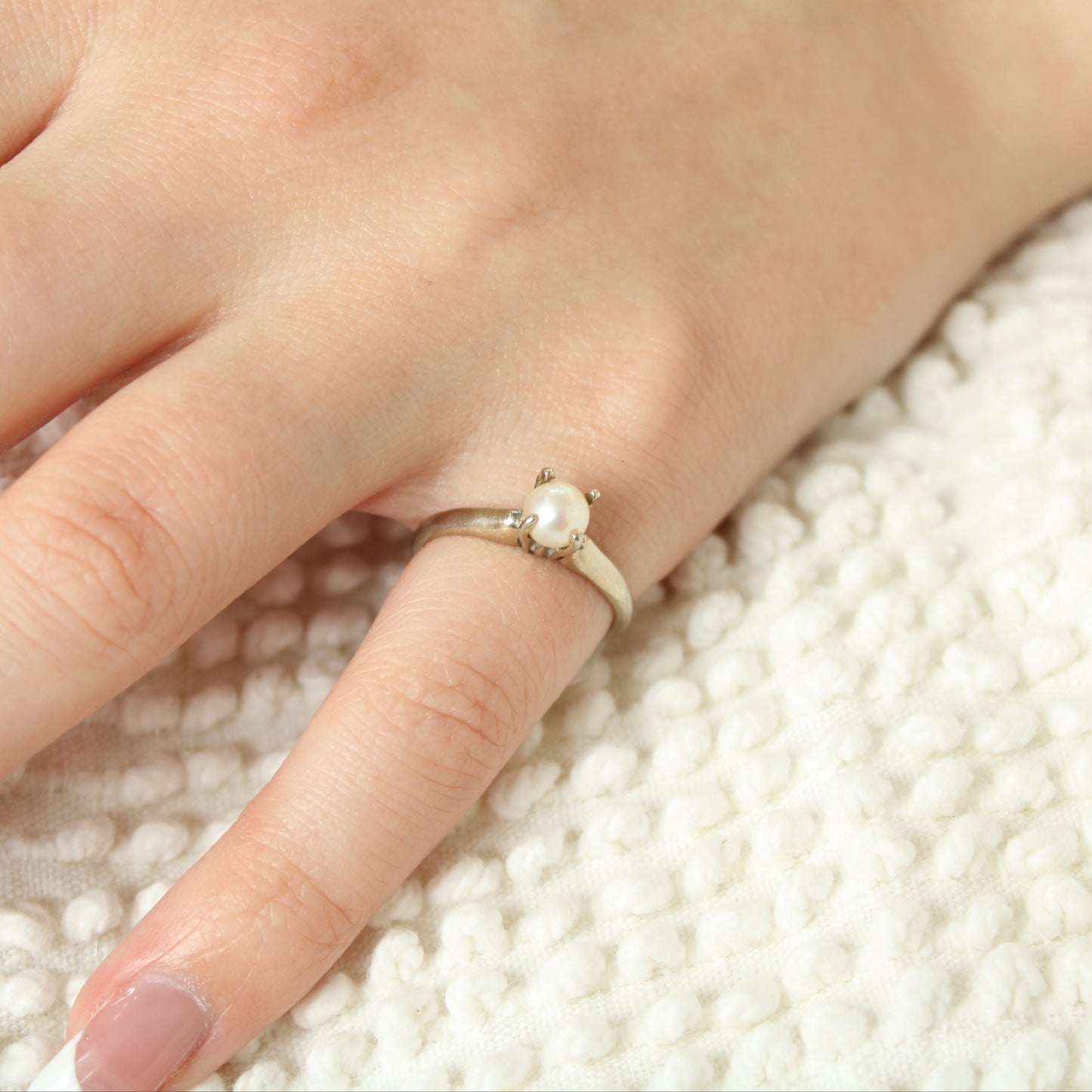 Vintage 14kt Yellow Gold Seed Pearl Solitaire Birthstone Ring