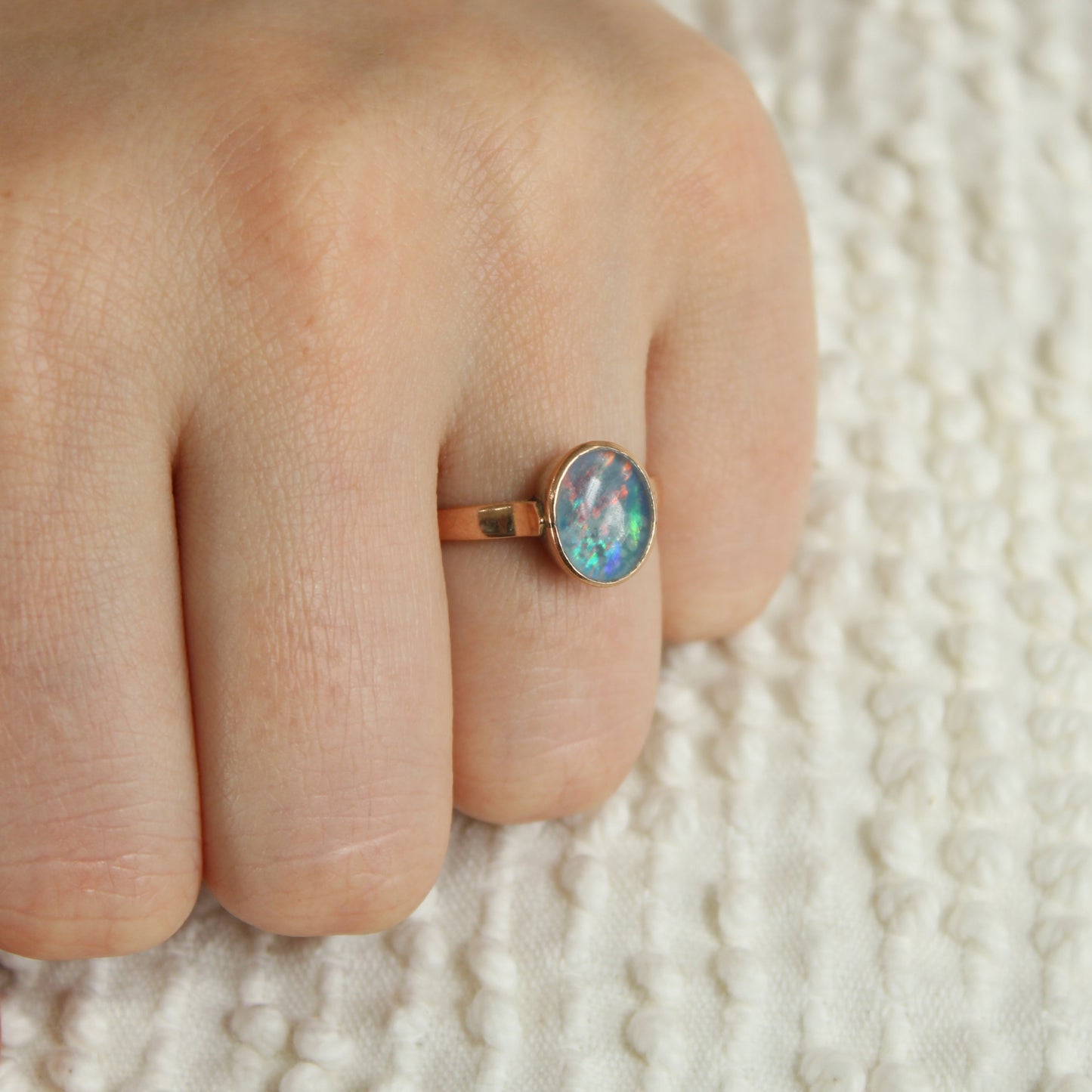 Vintage 10kt Rose Gold Blue Flash Fire Opal Doublet Ring