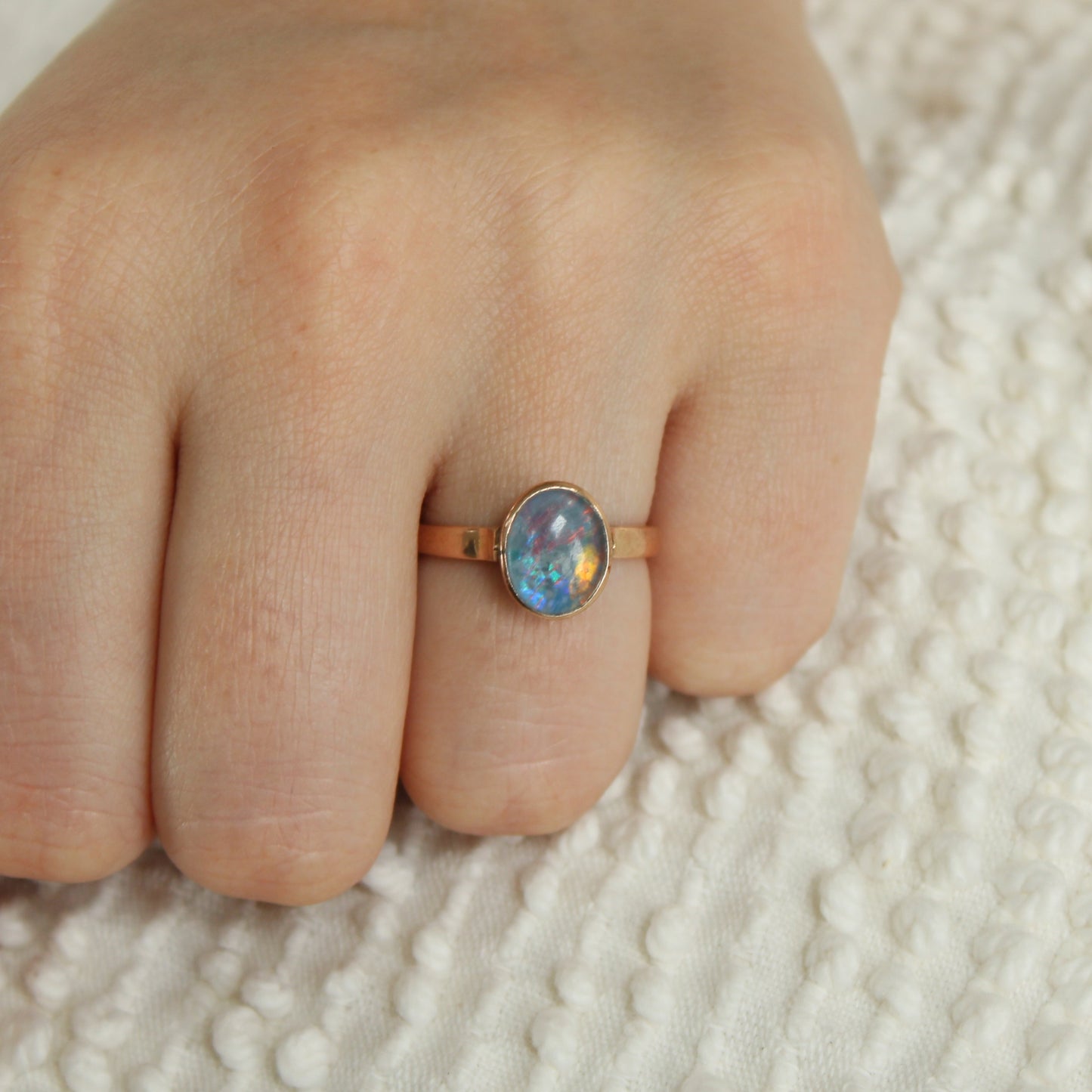 Vintage 10kt Rose Gold Blue Flash Fire Opal Doublet Ring