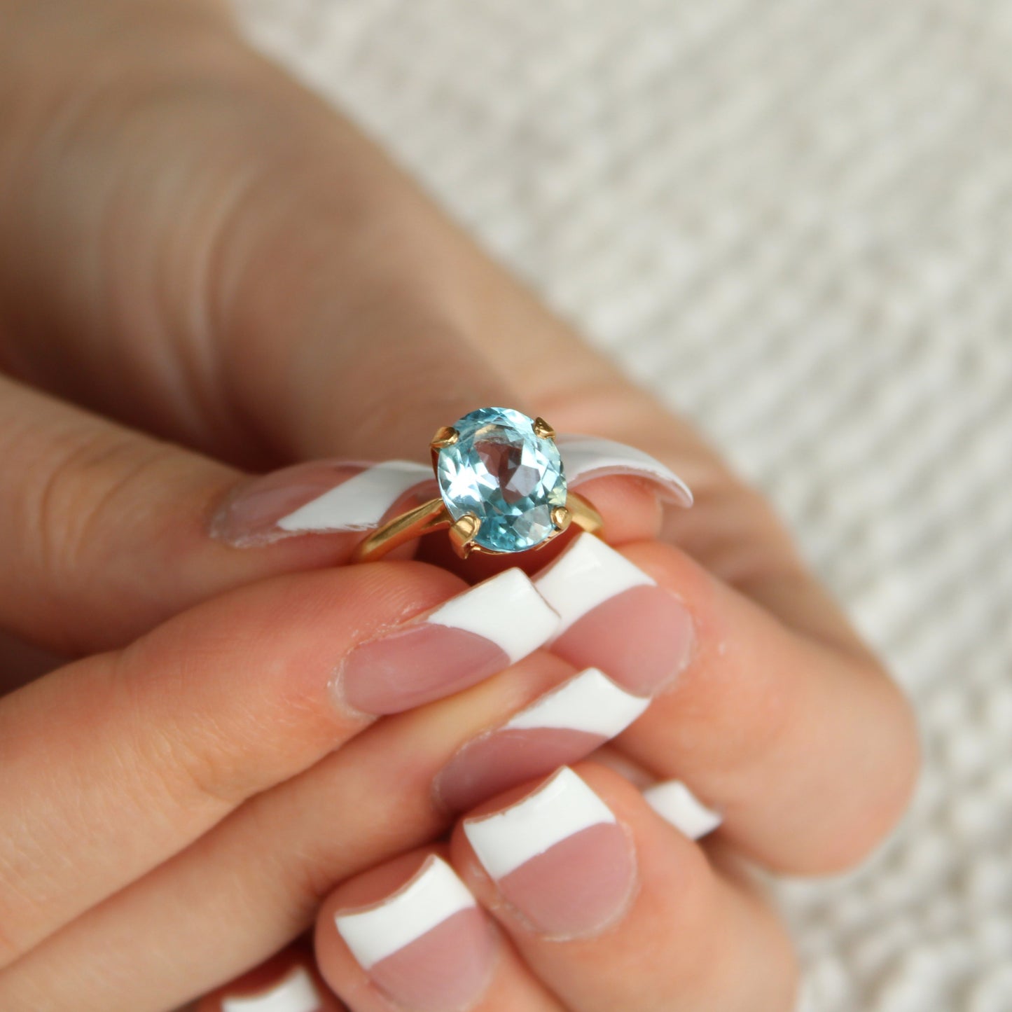 14kt Yellow Gold Oval Swiss Blue Topaz Cocktail Ring