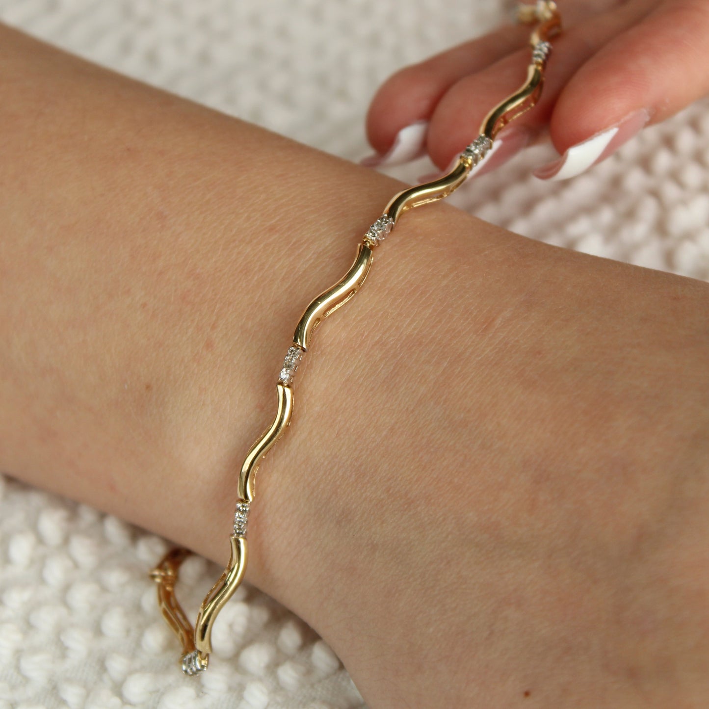 10kt Yellow Gold Diamond 0.35CT Wavy Curve Chain Link Bracelet 6.5"