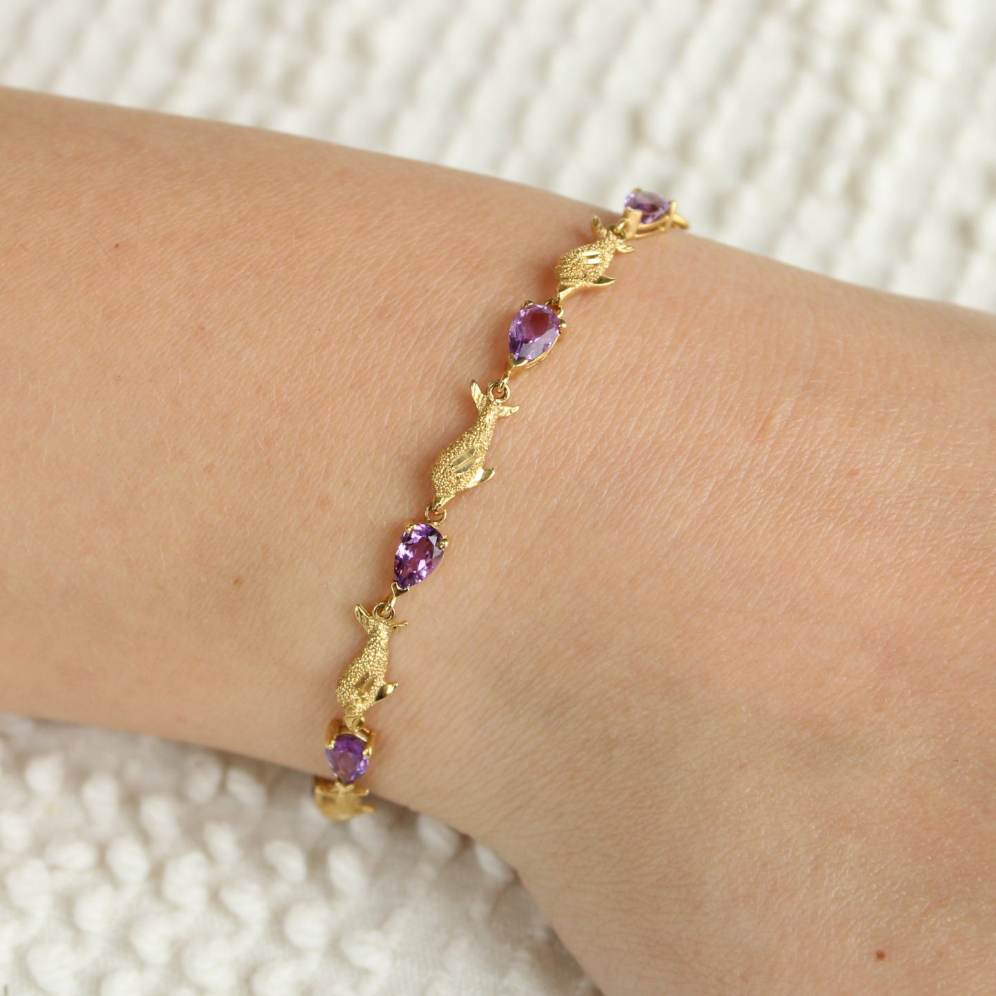 Aurafin 14kt Yellow Gold Dolphin Oval Amethyst Chain Link Bracelet