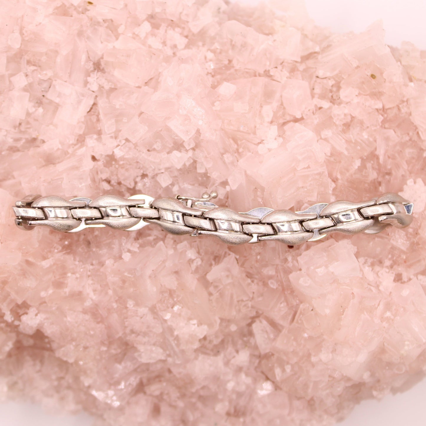 14kt White Gold B&M Sandblast & Polish Finish Puffed Wave Link Bracelet 6.75"