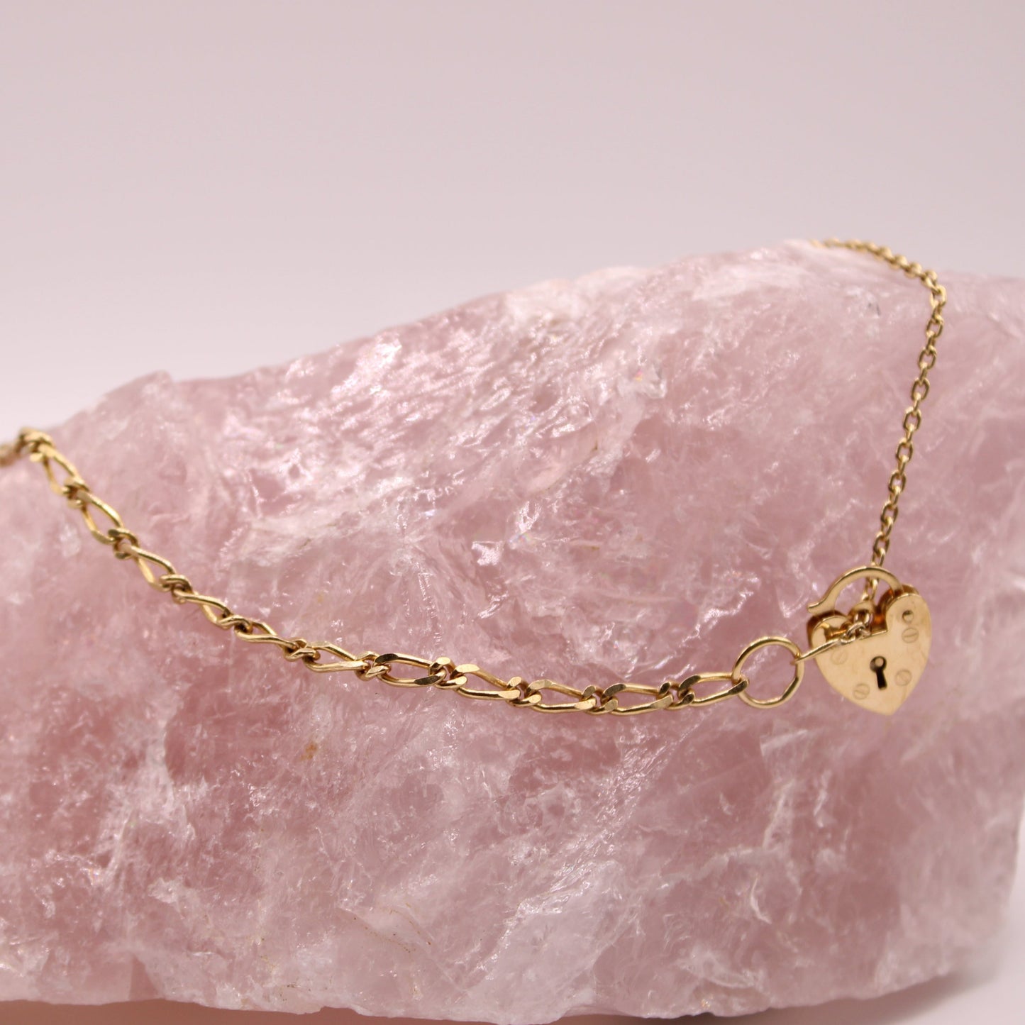 Vintage 9kt Yellow Gold English Figaro Etched Heart Locket Charm Bracelet