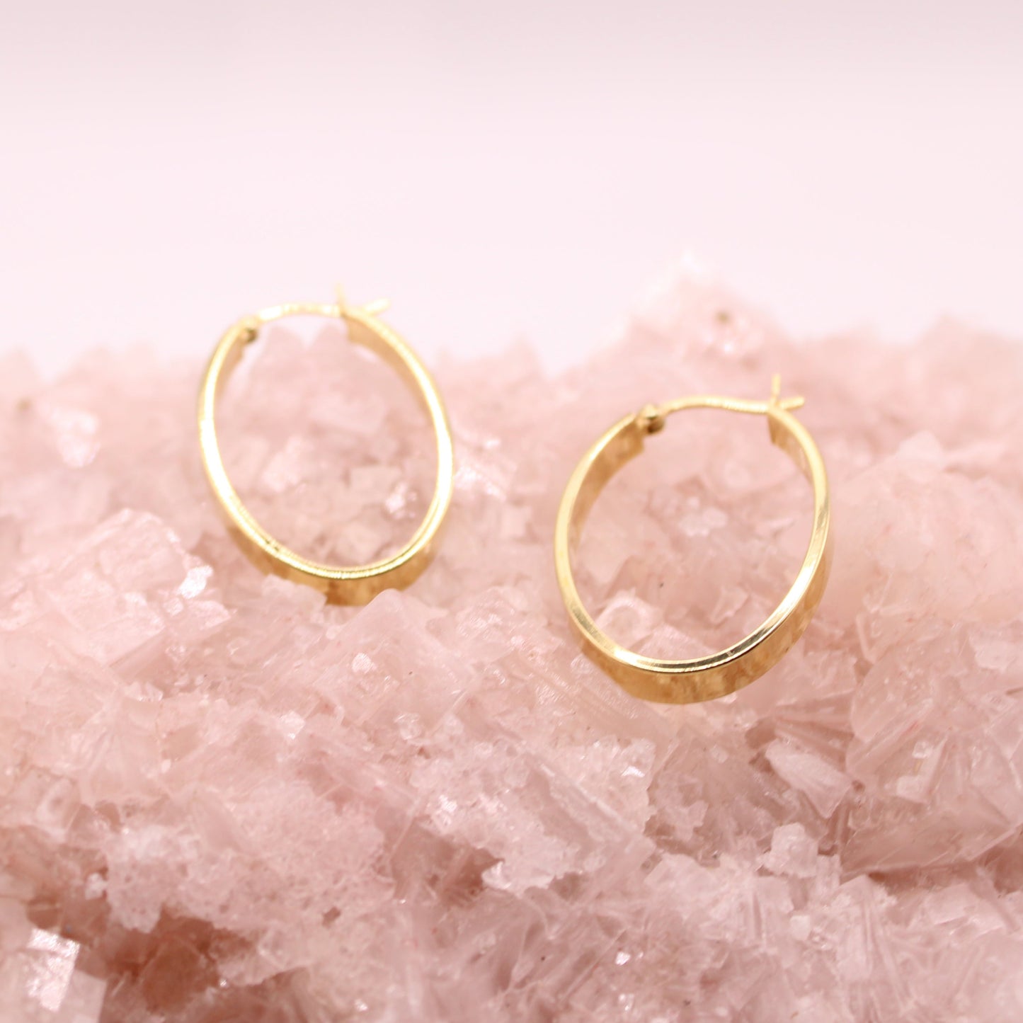*SOLD* 18kt Yellow Gold Beveled Edge 1" Round Oval Hoop Pierced Earrings
