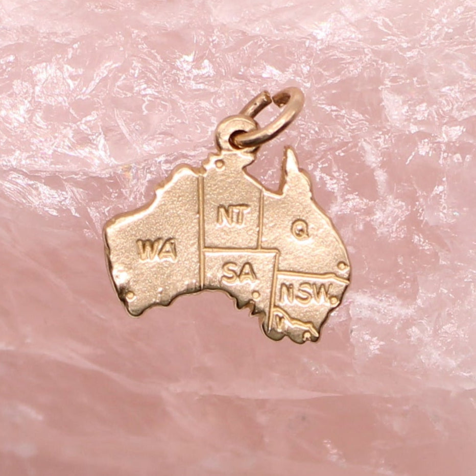 Vintage 9kt Yellow Gold Australia Continent Charm Pendant