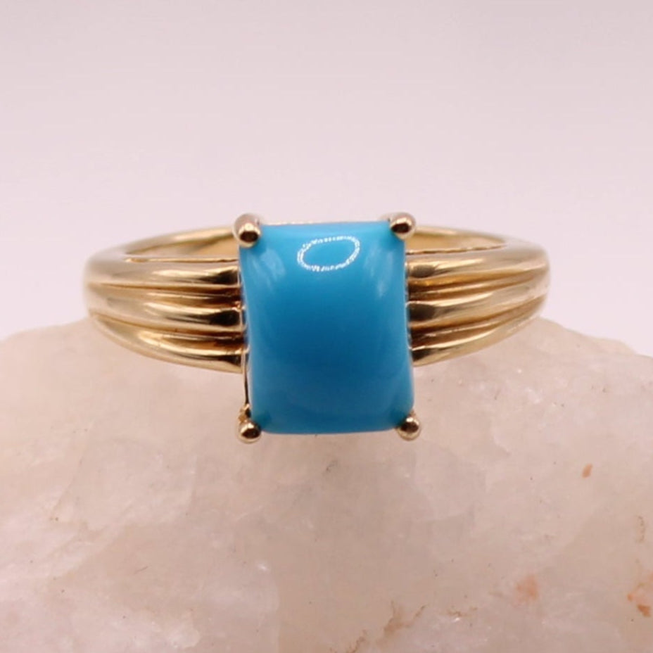 Vintage 14kt Yellow Gold Sleeping Beauty Turquoise Cabochon Cocktail Ring
