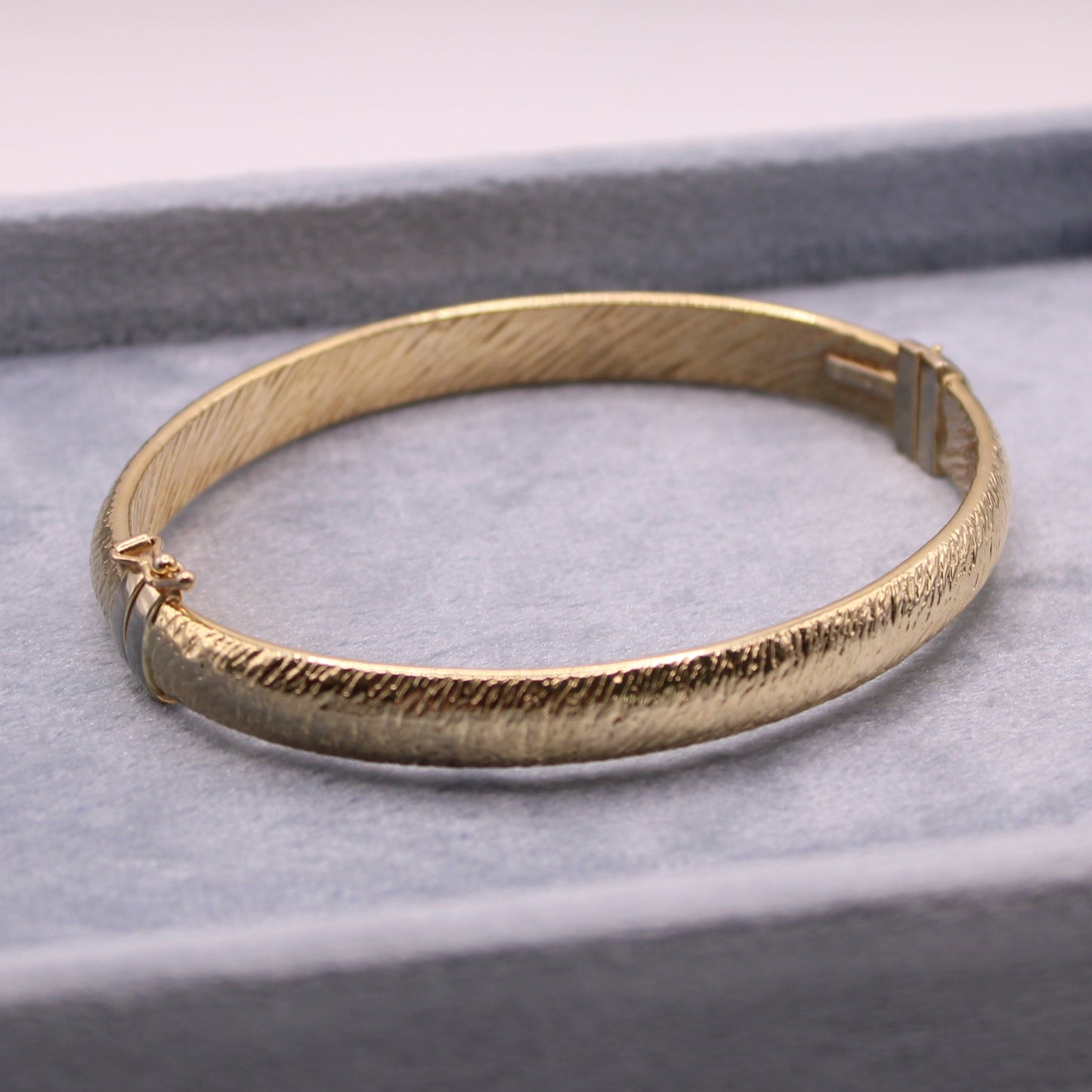 HW Burdick 14kt Yellow Gold Stripe Texture Bangle Bracelet