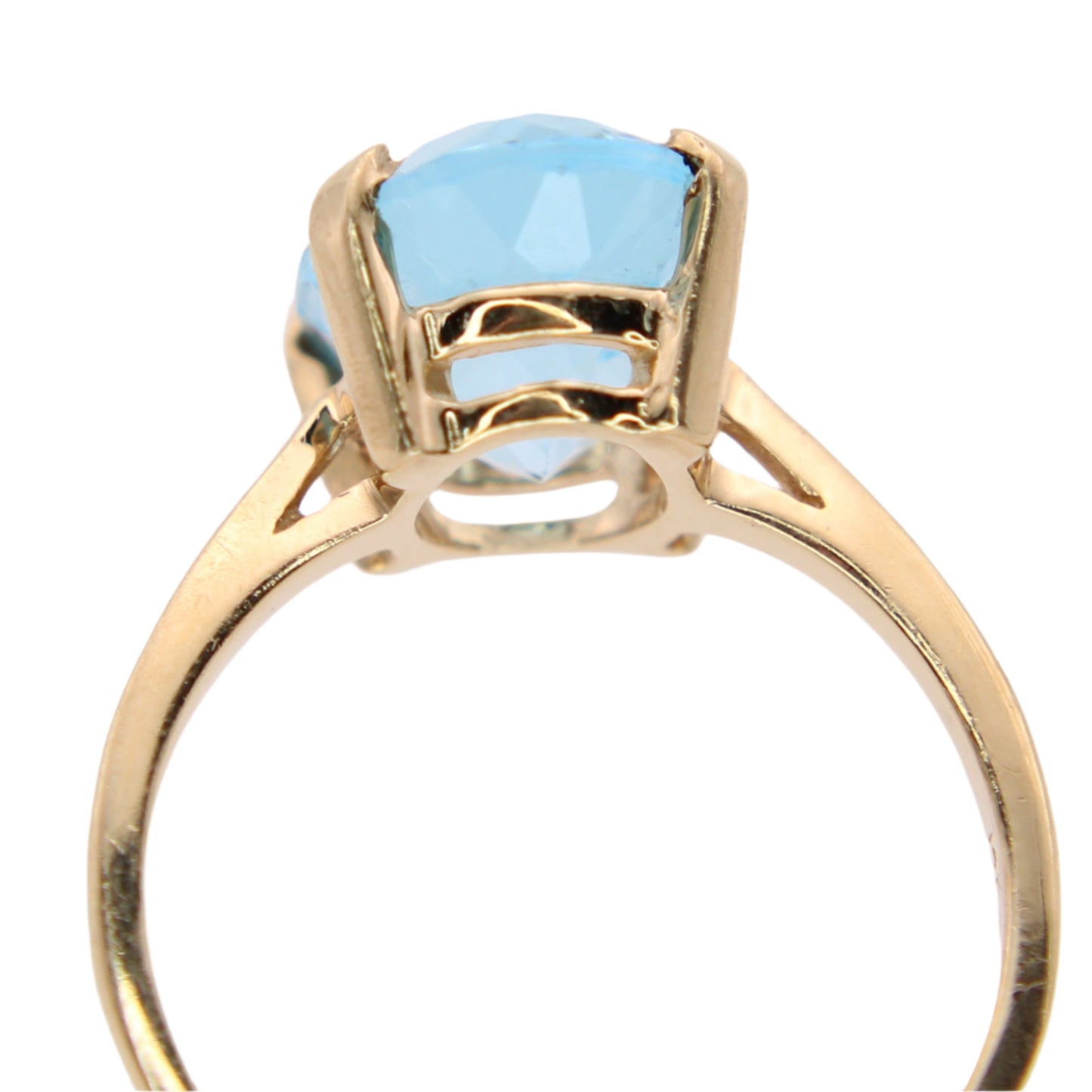 14kt Yellow Gold Oval Swiss Blue Topaz Cocktail Ring