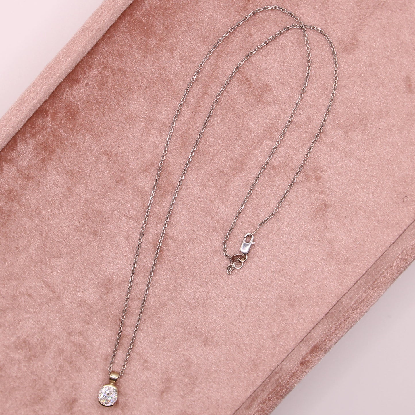 14kt White Gold Diamond Pressure Set 0.58ct Solitaire Chain Link Necklace 16"