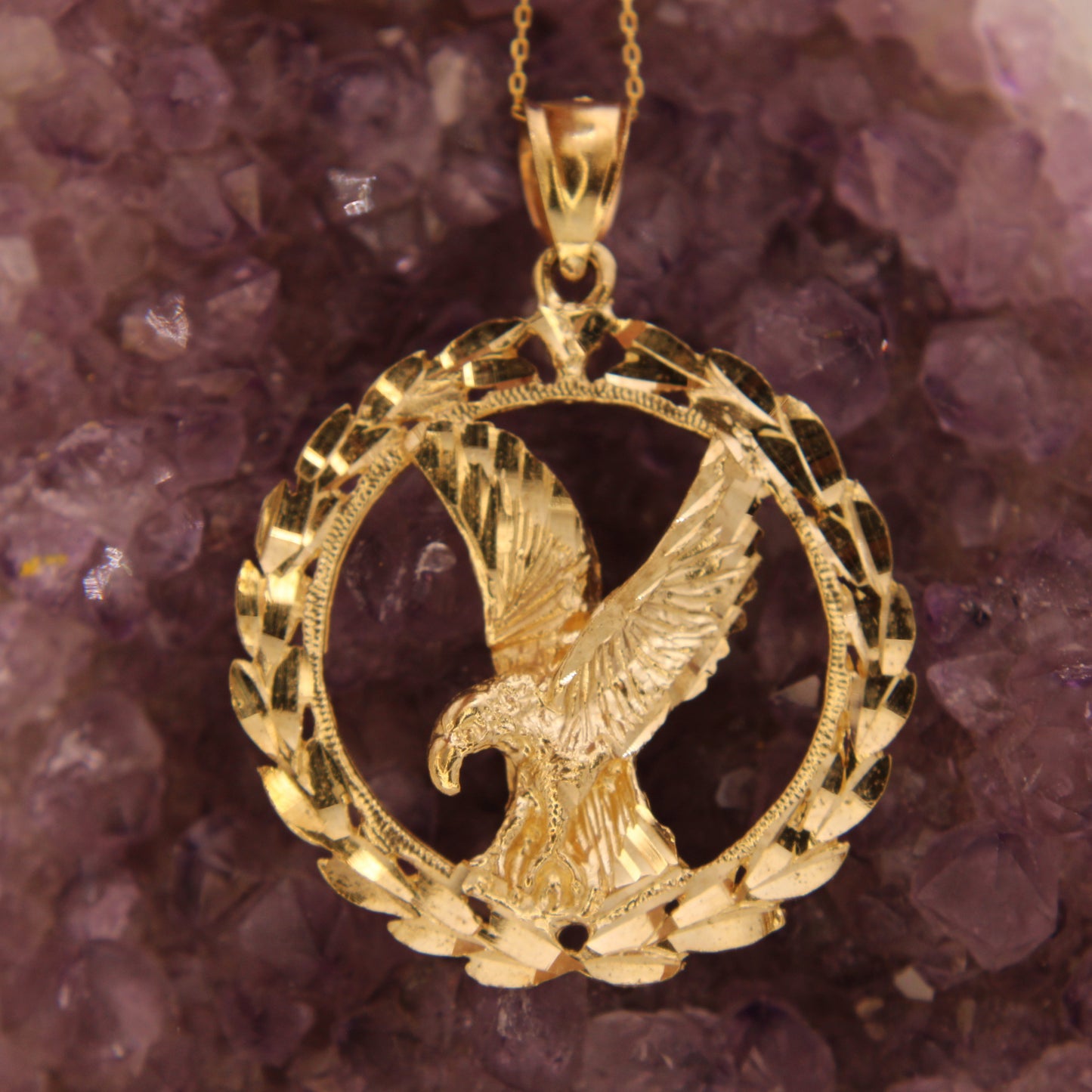 Vintage 10kt Yellow Gold American Eagle Roman Laurel Border Pendant
