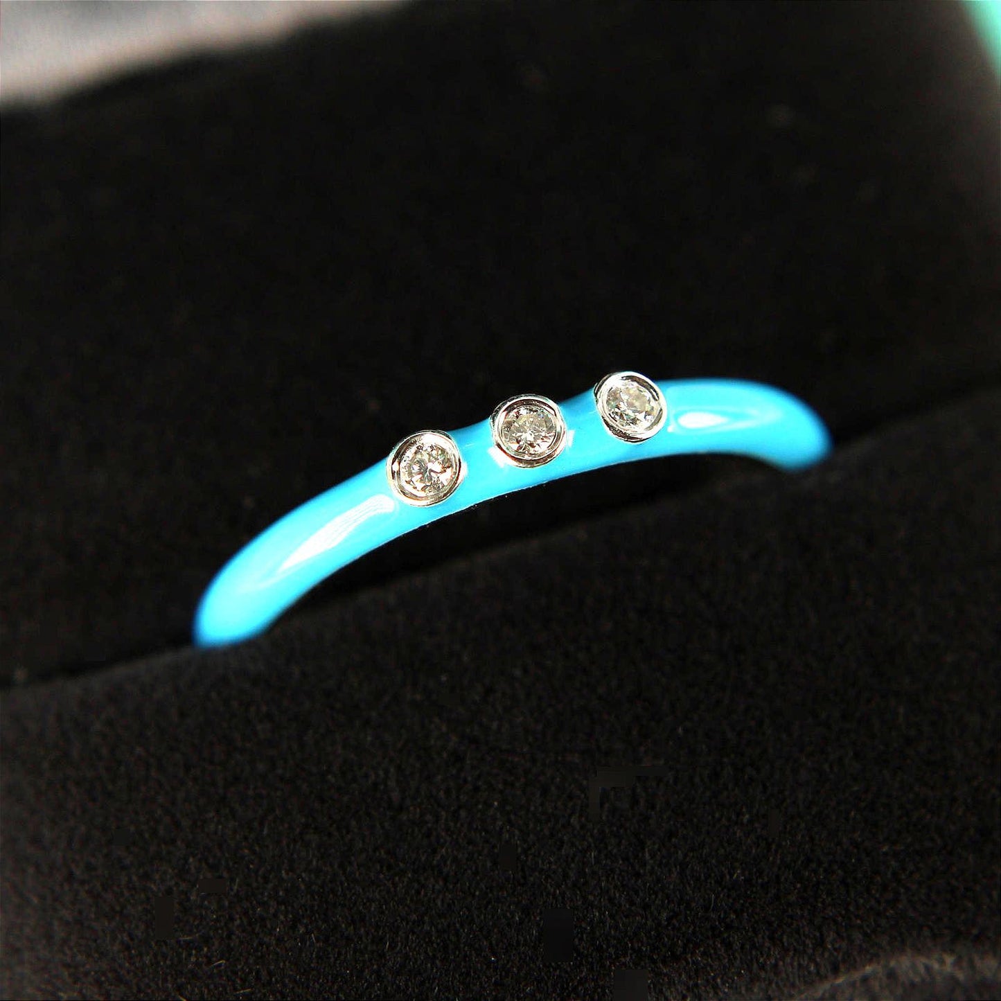 14kt White Gold Blue Enamel Three Diamond Bezel Stacking Ring Size 7