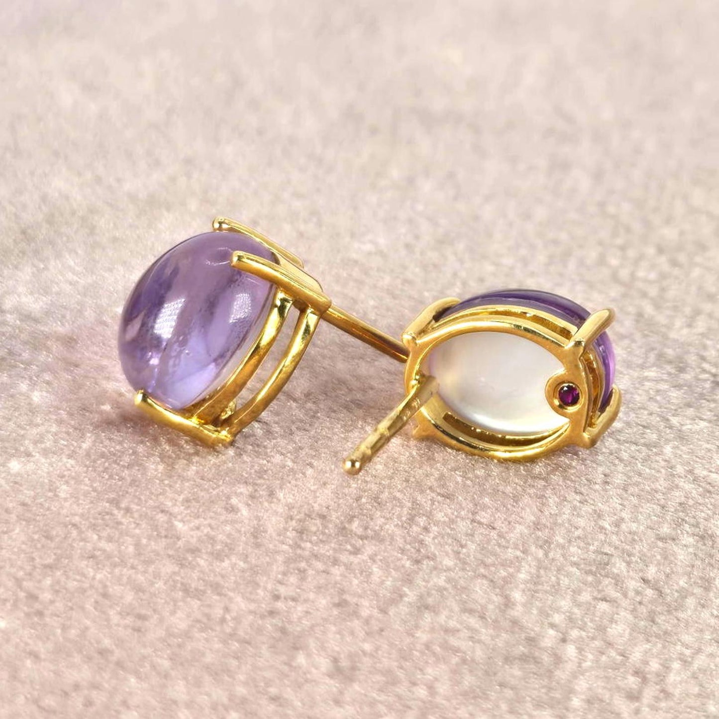 Roberto Coin 18kt Gold Amethyst Cabochon Mother of Pearl Shanghai Stud Earrings